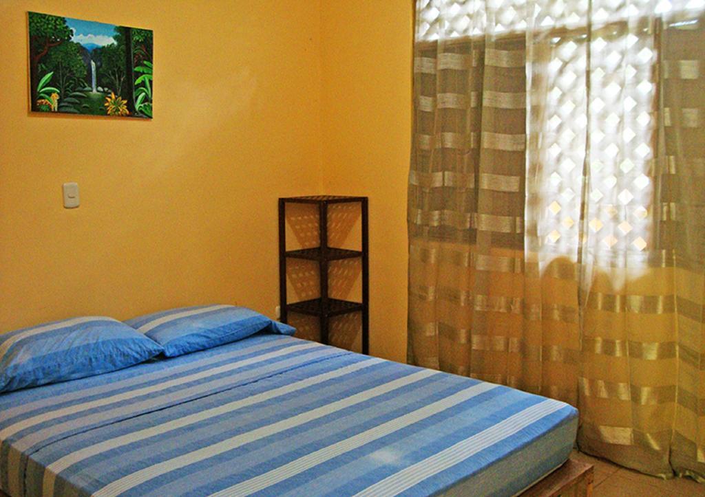Las Casitas De Playa Negra Vandrarhem Puerto Viejo de Talamanca Exteriör bild