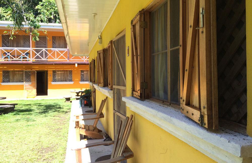 Las Casitas De Playa Negra Vandrarhem Puerto Viejo de Talamanca Exteriör bild