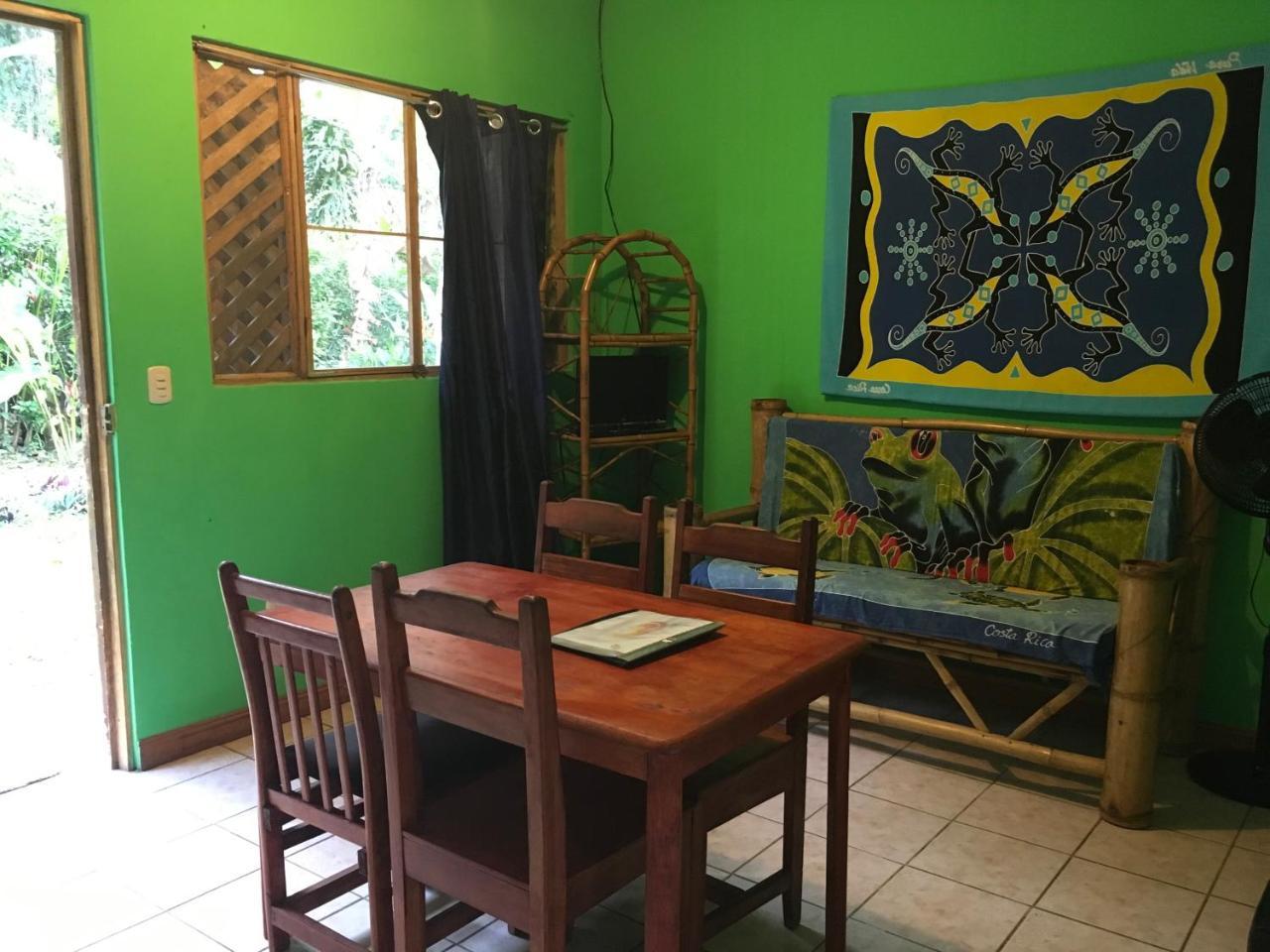 Las Casitas De Playa Negra Vandrarhem Puerto Viejo de Talamanca Exteriör bild
