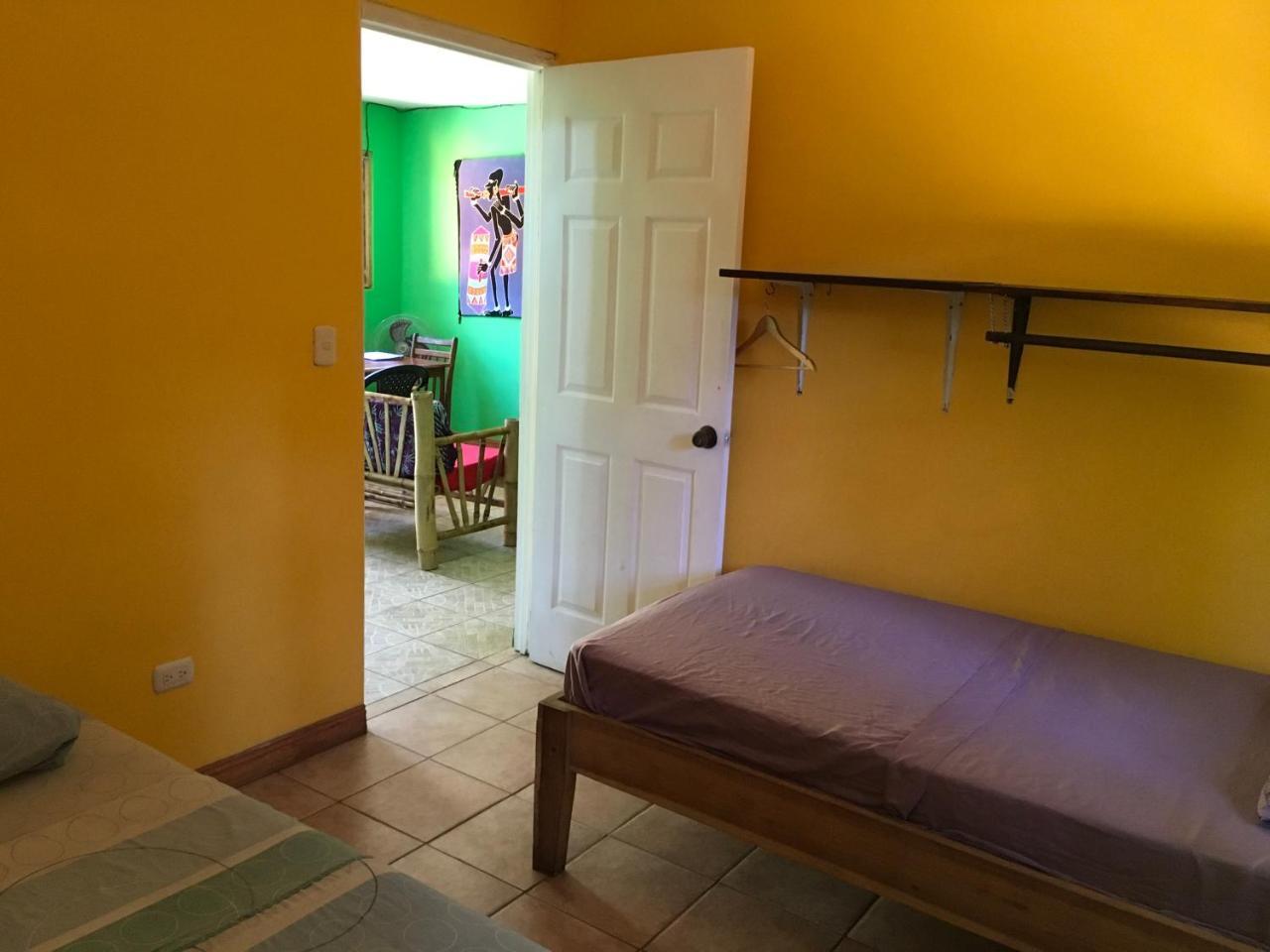 Las Casitas De Playa Negra Vandrarhem Puerto Viejo de Talamanca Exteriör bild
