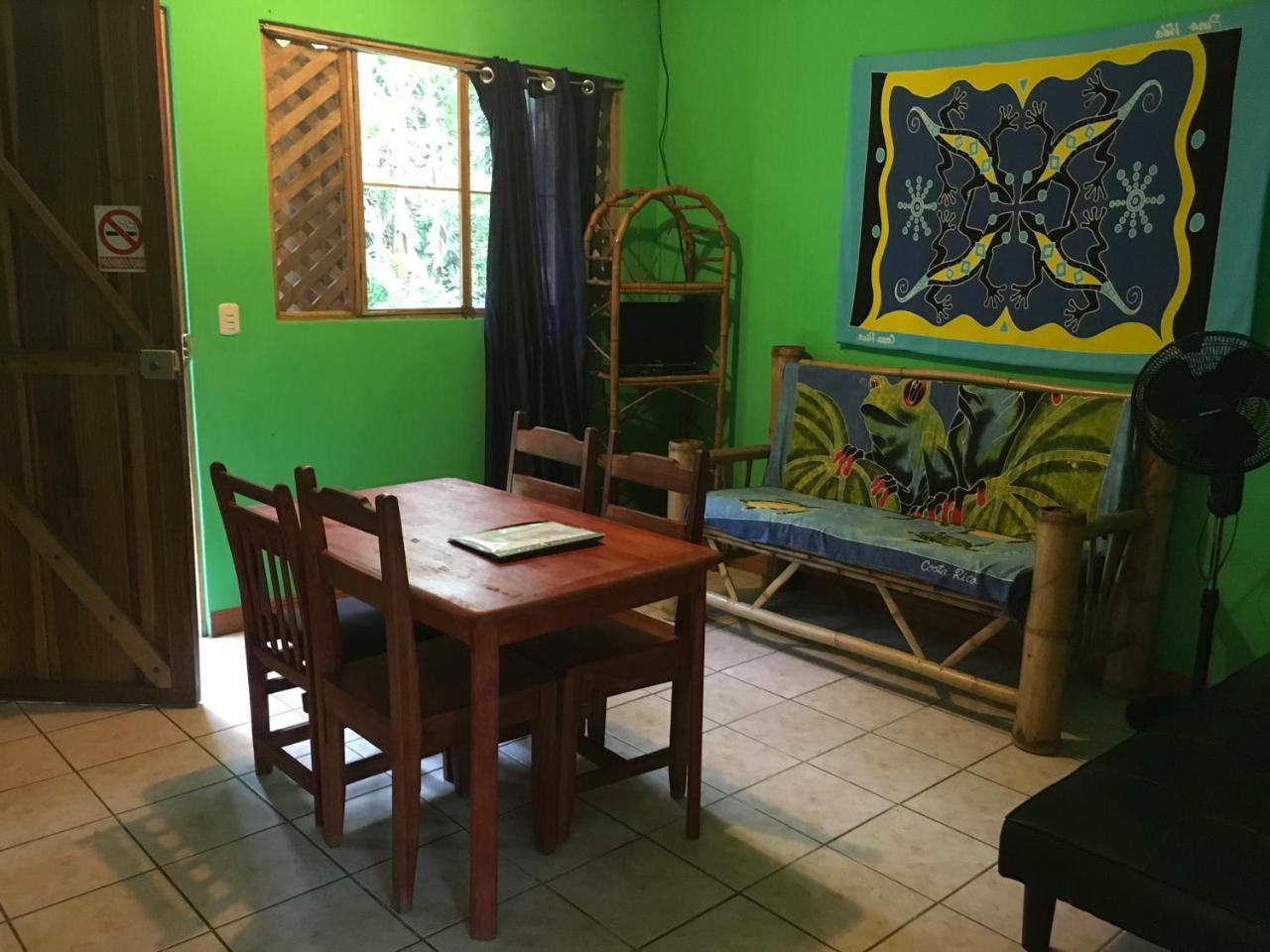 Las Casitas De Playa Negra Vandrarhem Puerto Viejo de Talamanca Exteriör bild